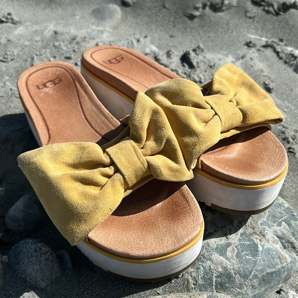 UGG Yellow Bow Platform Sandals Size 6.5 - Picture 15 of 16